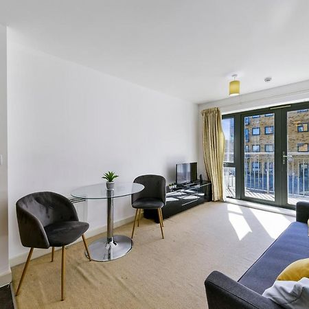 ロンドンLuxe 1 Bed Flat 5 Mins To Stratford - Free Parkingアパートメント エクステリア 写真